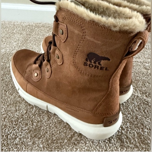 Sorel Tan and Cream Winter Boots 8.5 - Picture 5 of 6